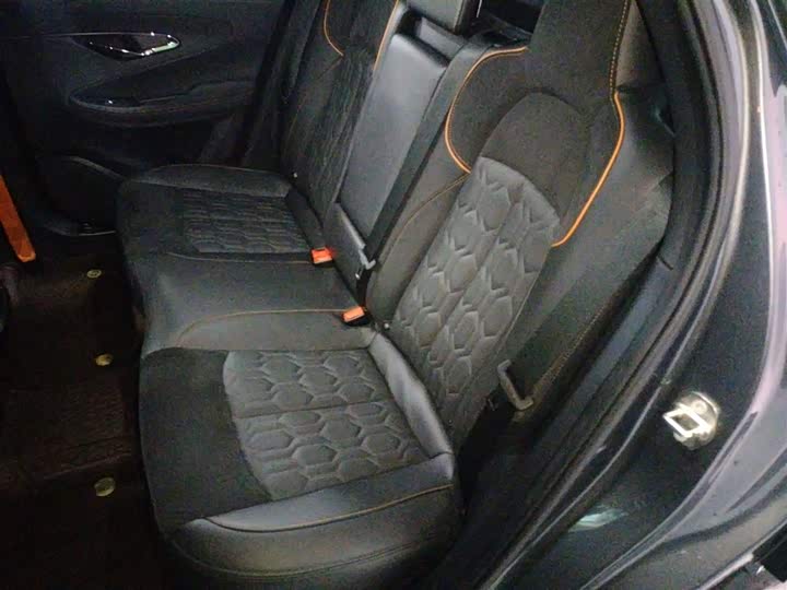 Фото 17 - Changan UNI-T