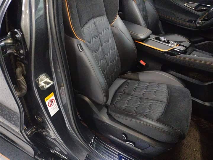 Фото 25 - Changan UNI-T