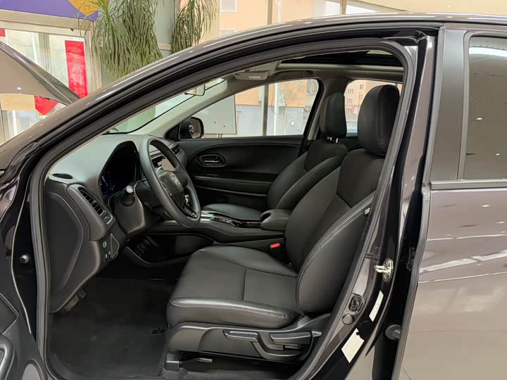 Фото 16 - Honda Vezel