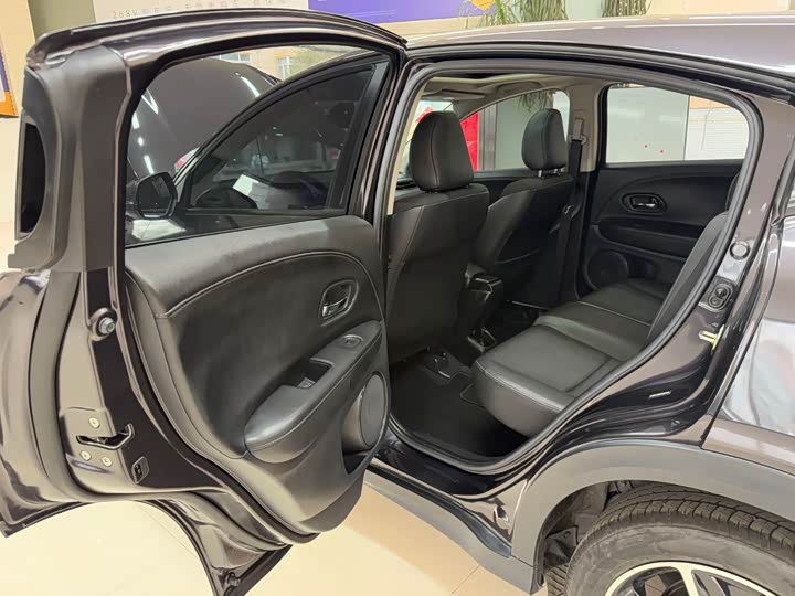 Фото 17 - Honda Vezel