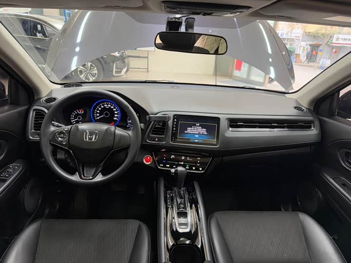 Фото 19 - Honda Vezel