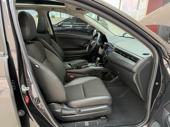 Фото 20 - Honda Vezel