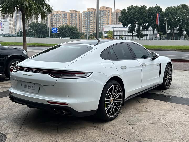 Фото 22 - Porsche Panamera Hybrid