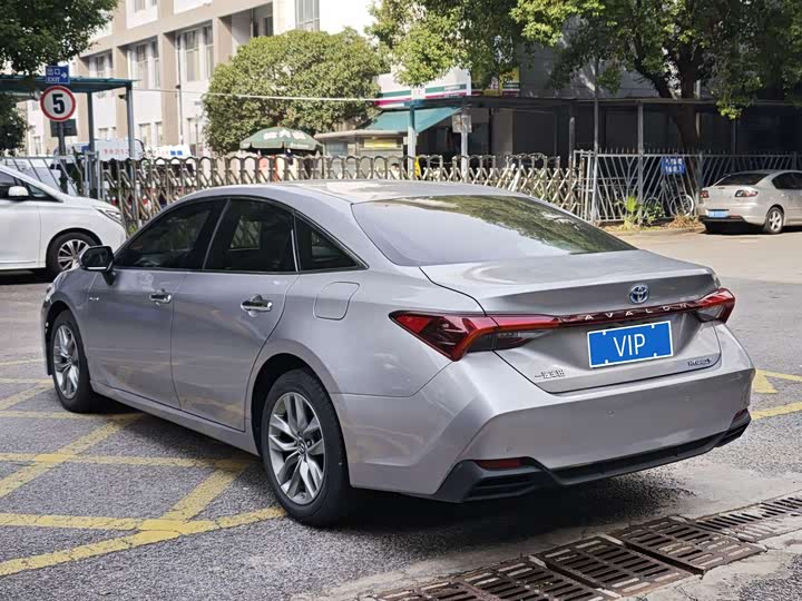 Фото 13 - Toyota Avalon