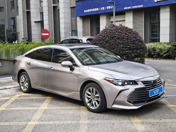 Фото 3 - Toyota Avalon