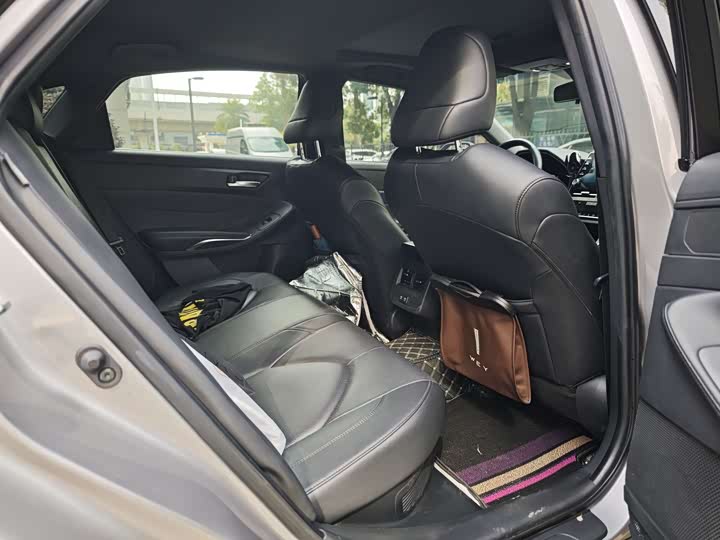 Фото 6 - Toyota Avalon