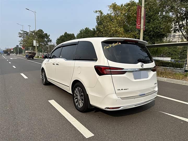 Фото 16 - Buick GL8 ES