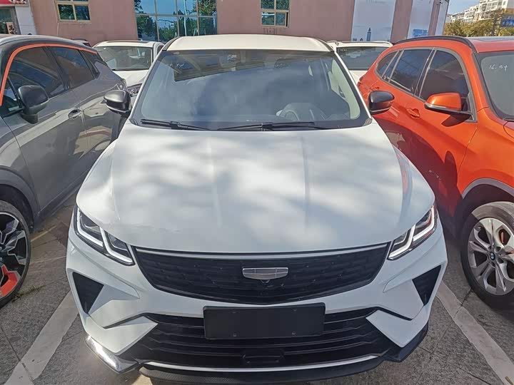 Фото 3 - Geely Coolray