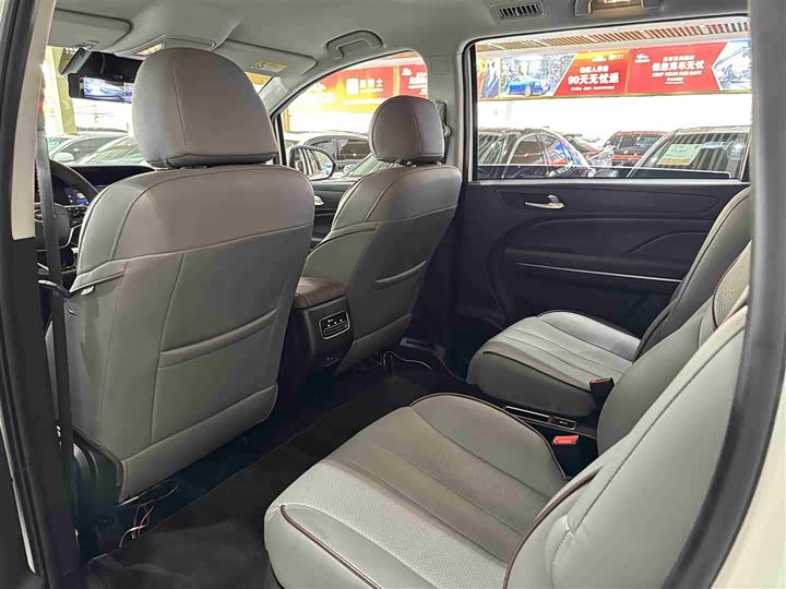 Фото 7 - GAC Trumpchi M6