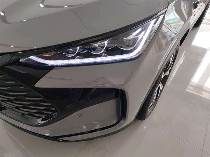 Фото 24 - BYD Tang Hybrid/EV