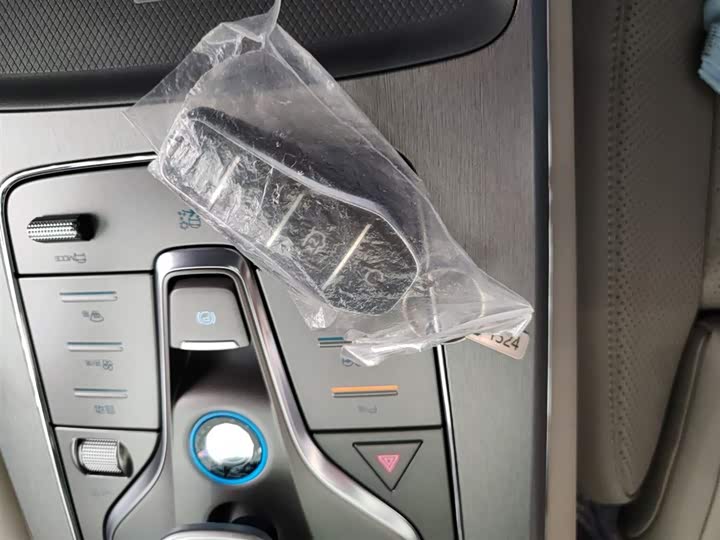 Фото 9 - BYD Tang Hybrid/EV