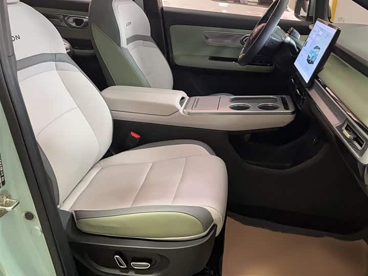 Фото 16 - GAC Aion Y