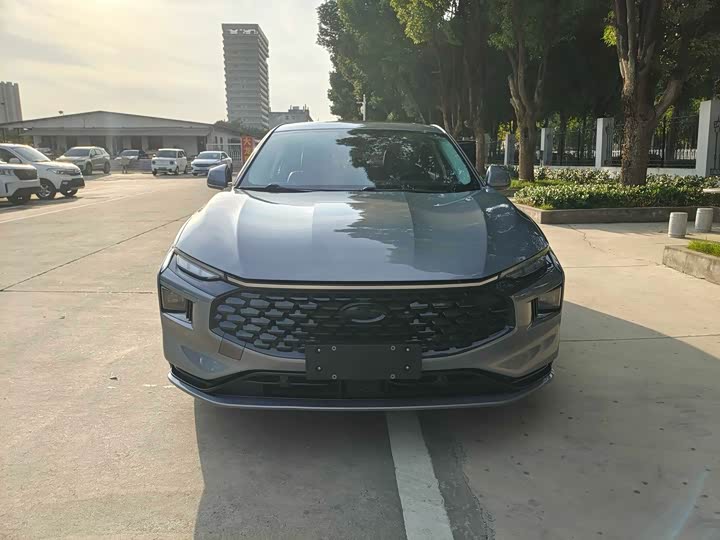 Фото 1 - Ford Mondeo