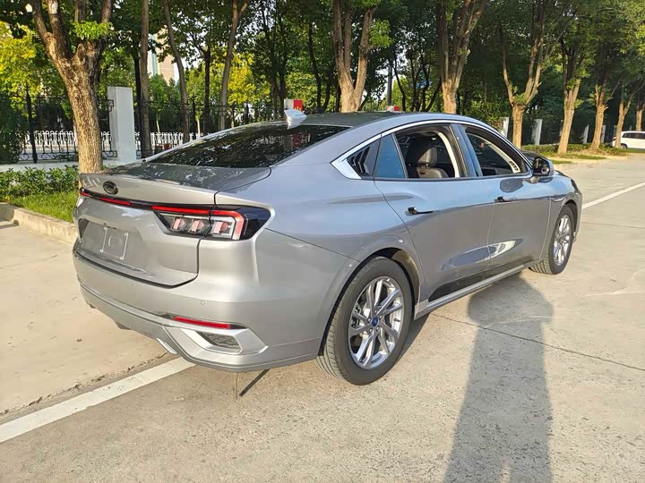 Фото 8 - Ford Mondeo