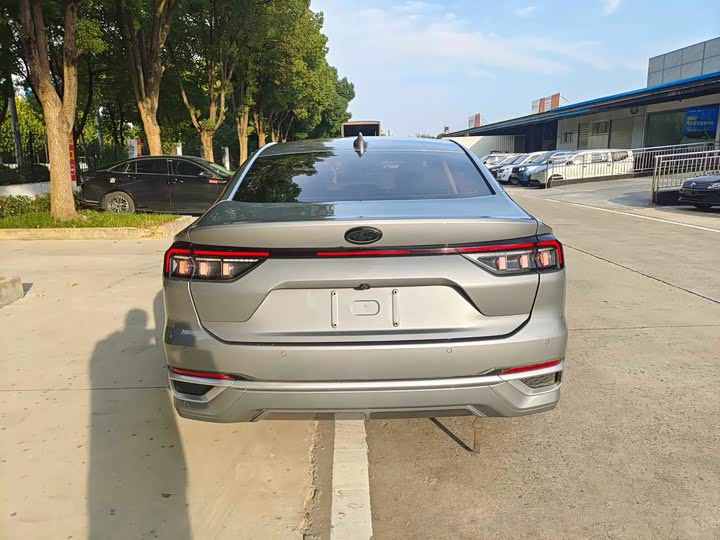 Фото 9 - Ford Mondeo