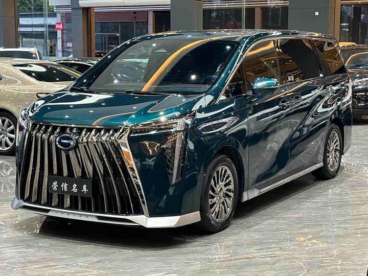 Фото 1 - GAC Trumpchi M8