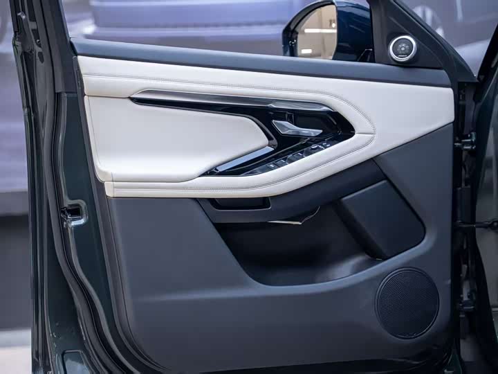 Фото 10 - Land Rover Range Rover Evoque L