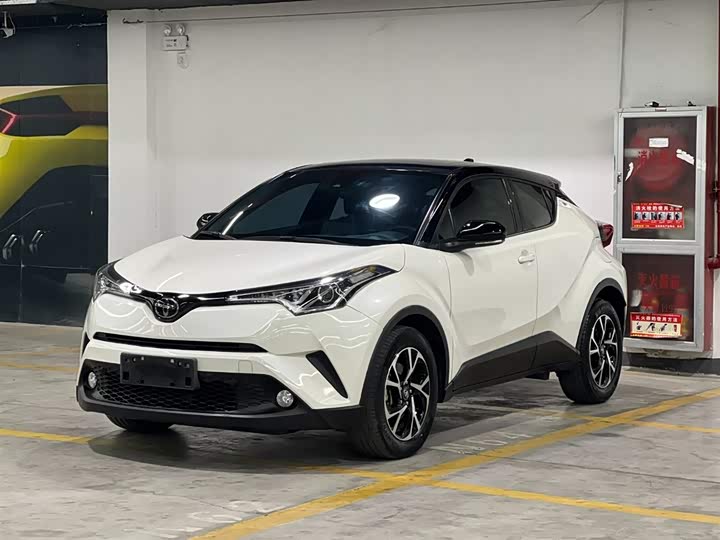Фото 1 - Toyota C-HR