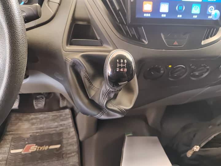 Фото 14 - Ford Transit