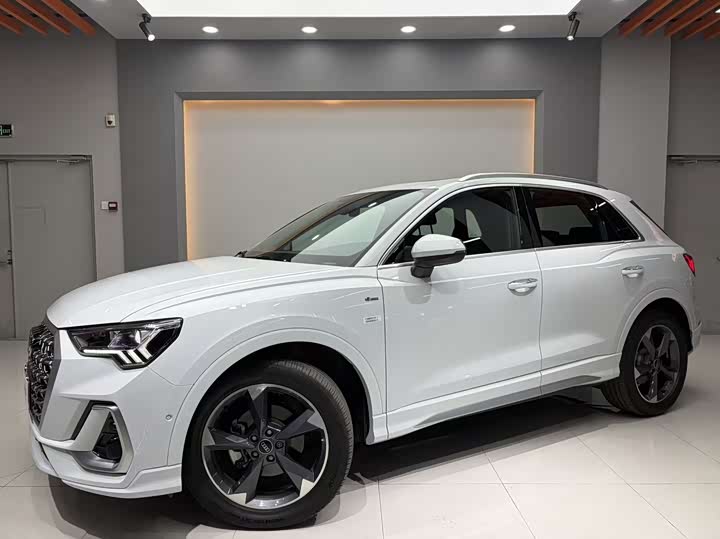 Фото 2 - Audi Q3