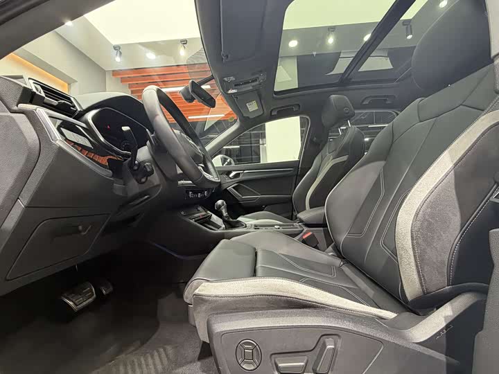 Фото 8 - Audi Q3