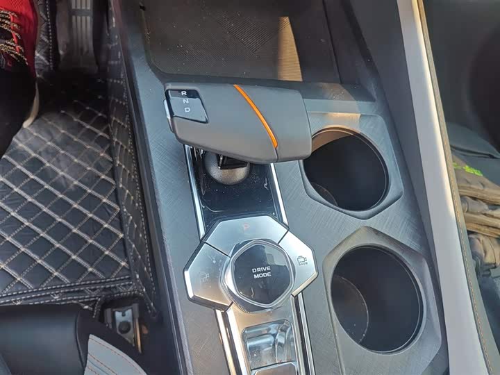 Фото 14 - Changan UNI-V Hybrid