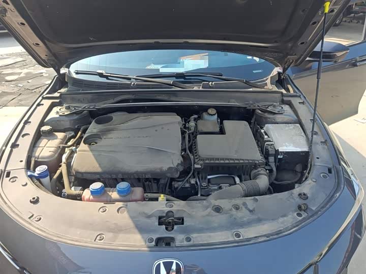 Фото 20 - Changan UNI-V Hybrid