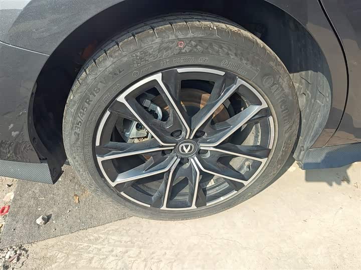 Фото 26 - Changan UNI-V Hybrid