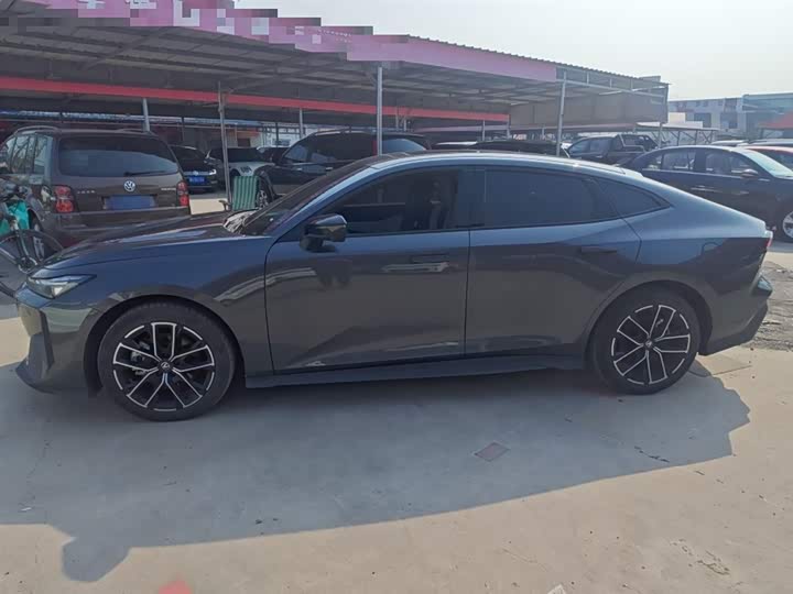 Фото 5 - Changan UNI-V Hybrid