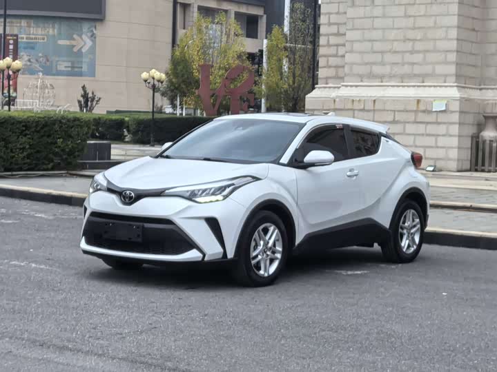Фото 1 - Toyota C-HR