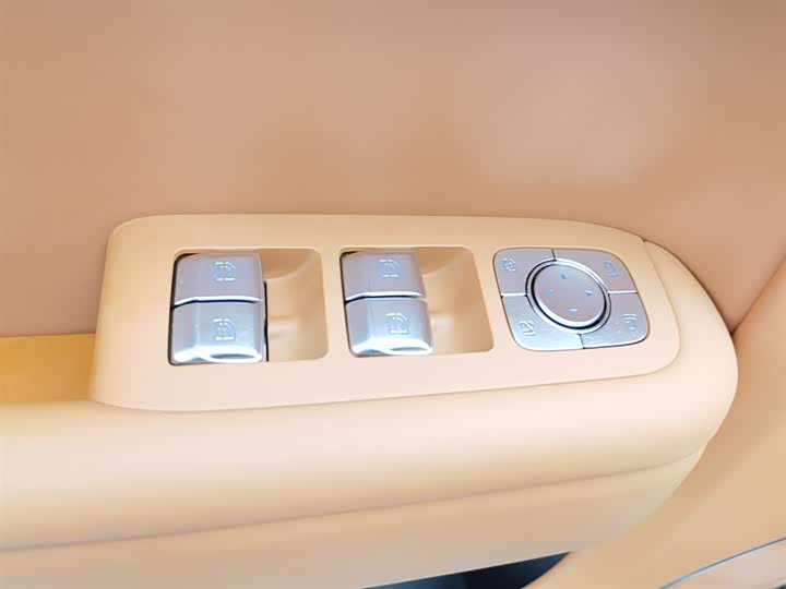 Фото 9 - LiXiang L9