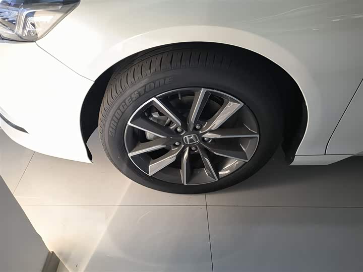 Фото 23 - Honda Inspire