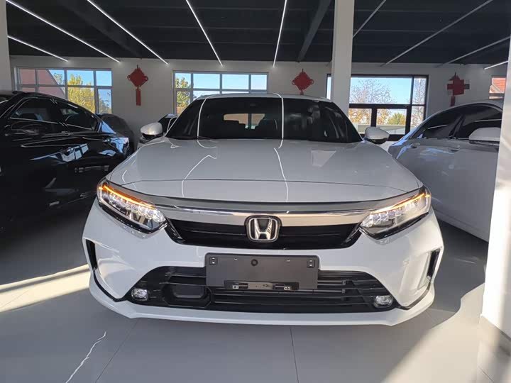 Фото 3 - Honda Inspire