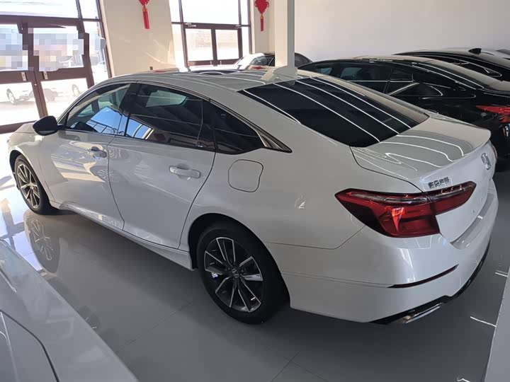 Фото 5 - Honda Inspire