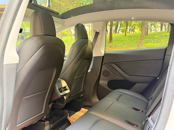 Фото 8 - Tesla Model Y