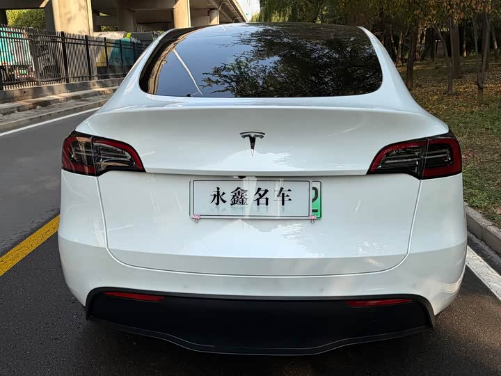 Фото 9 - Tesla Model Y
