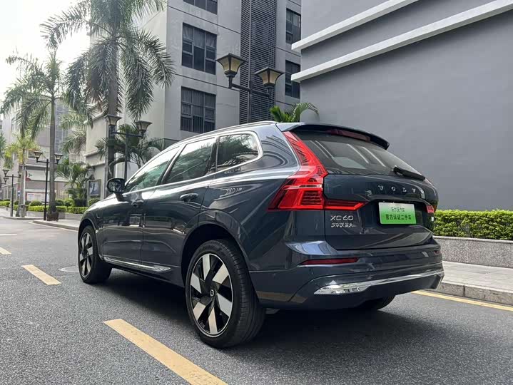 Фото 11 - Volvo XC60 Hybrid