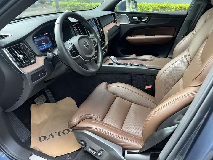 Фото 4 - Volvo XC60 Hybrid