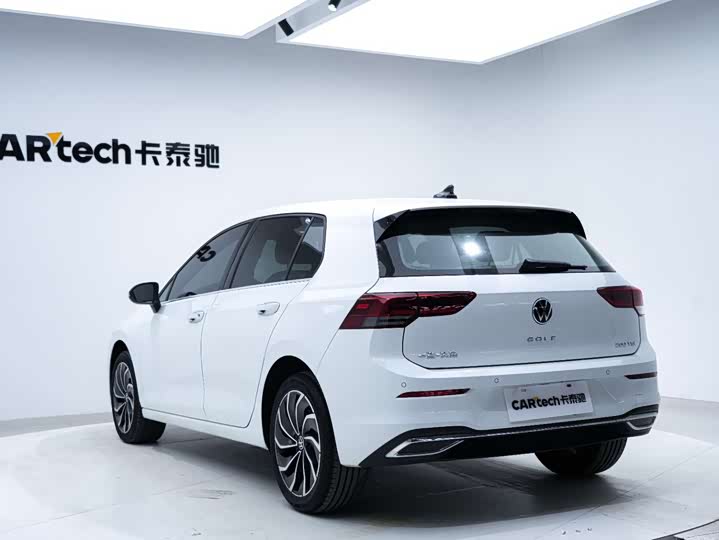 Фото 10 - Volkswagen Golf