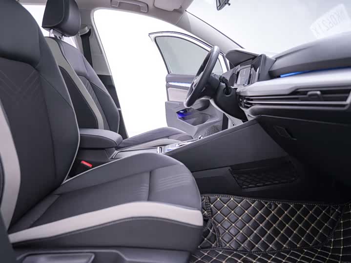 Фото 19 - Volkswagen Golf