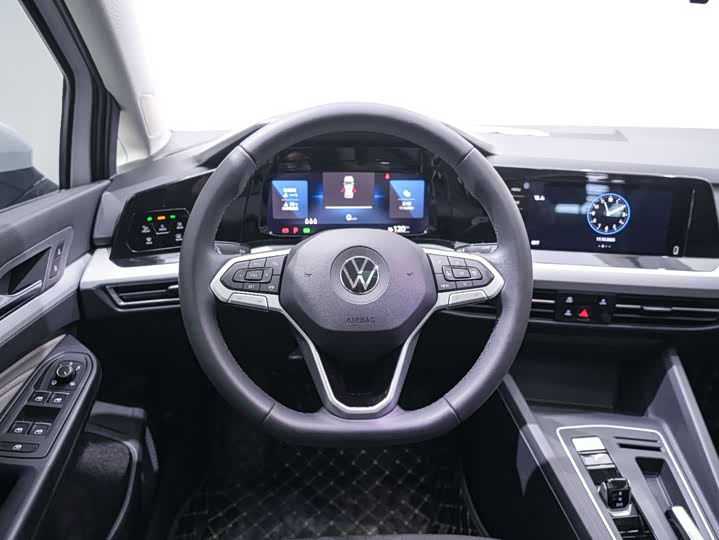 Фото 22 - Volkswagen Golf