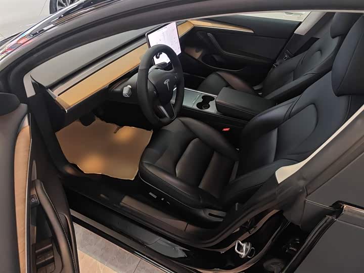 Фото 16 - Tesla Model 3