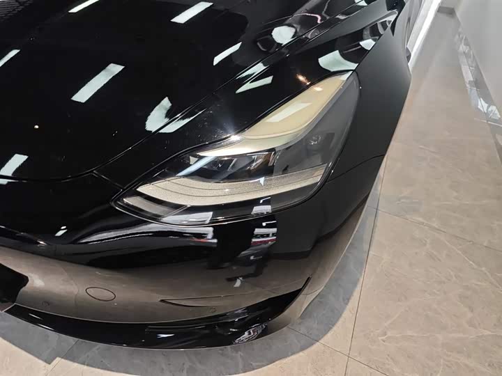 Фото 24 - Tesla Model 3