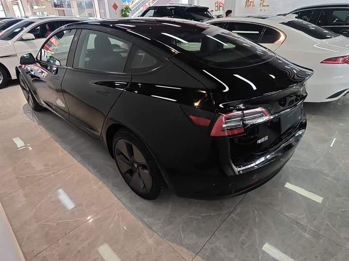 Фото 5 - Tesla Model 3