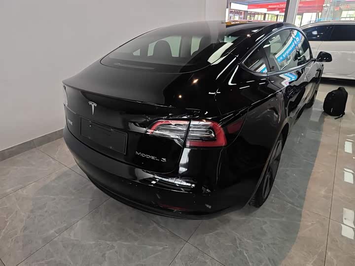 Фото 7 - Tesla Model 3