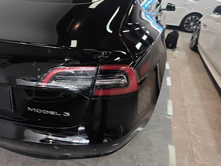 Фото 8 - Tesla Model 3