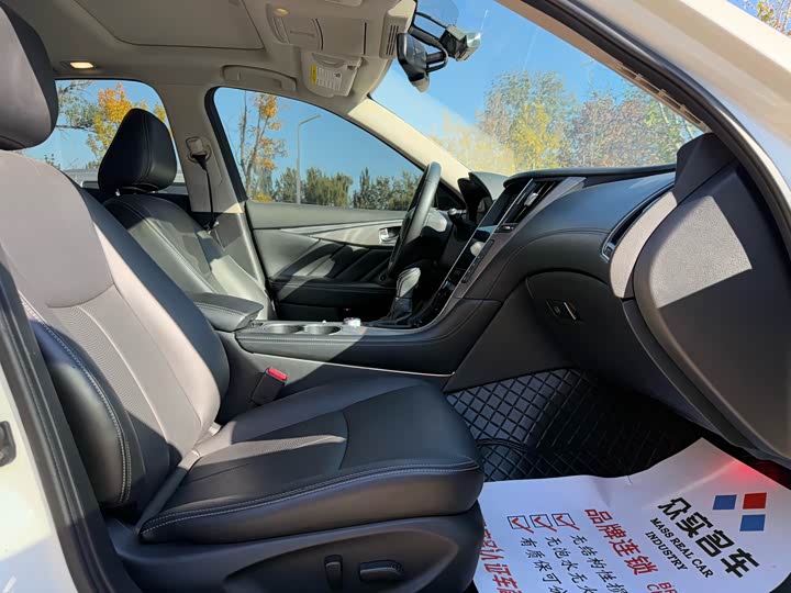 Фото 10 - Infiniti Q50L