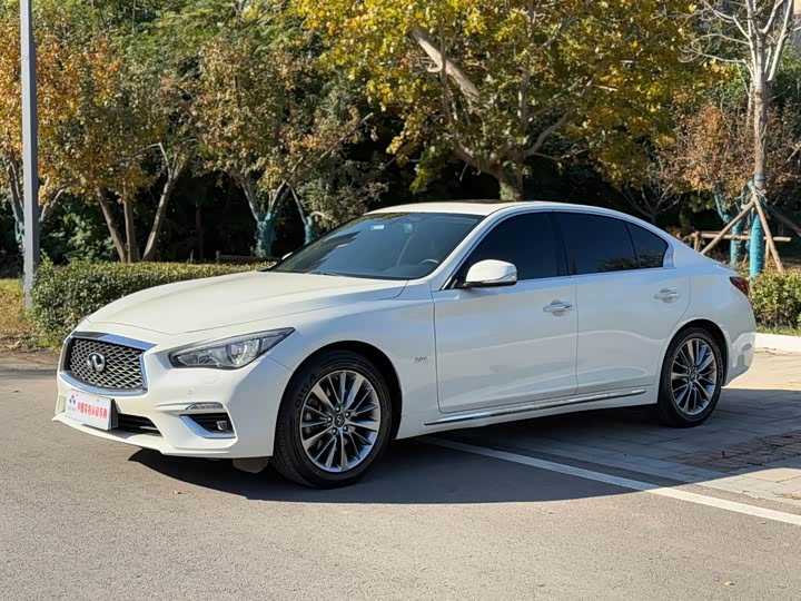 Фото 2 - Infiniti Q50L