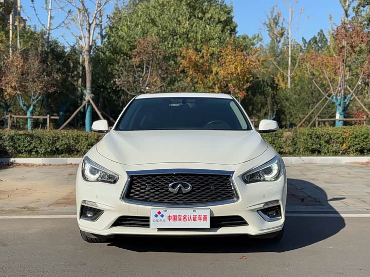 Фото 3 - Infiniti Q50L