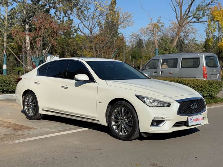 Фото 4 - Infiniti Q50L
